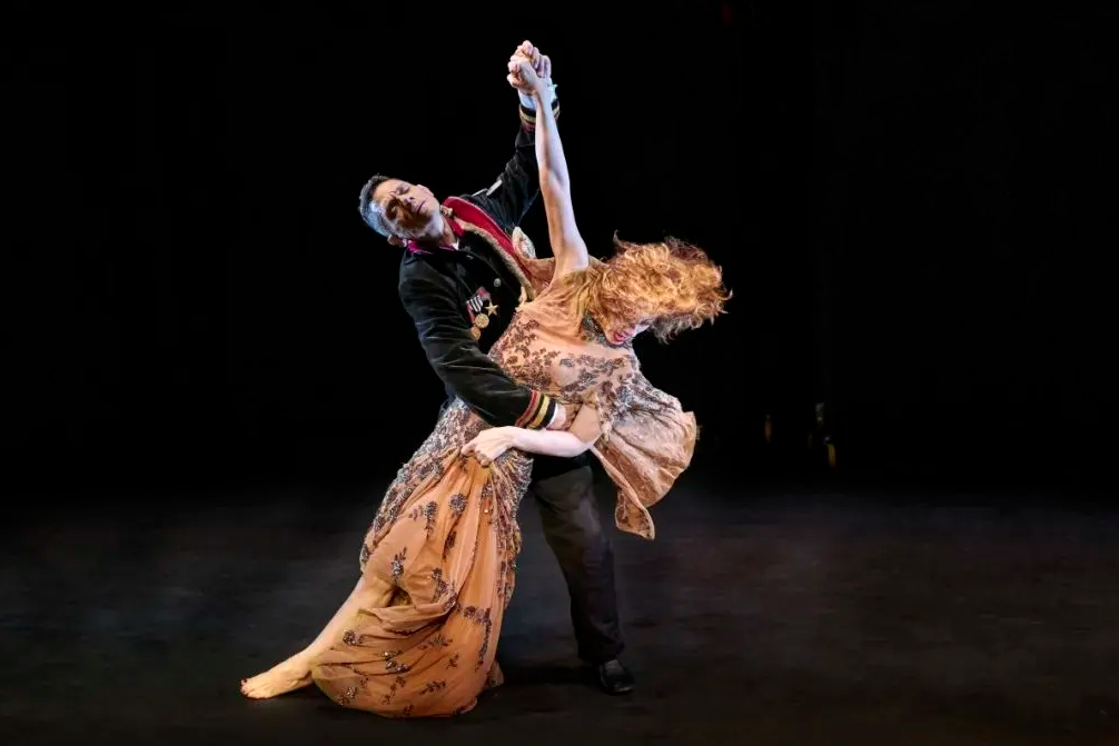 Les billets pour le spectacle français de magie époustouflante <i>Bells and Spells</i> sont en vente