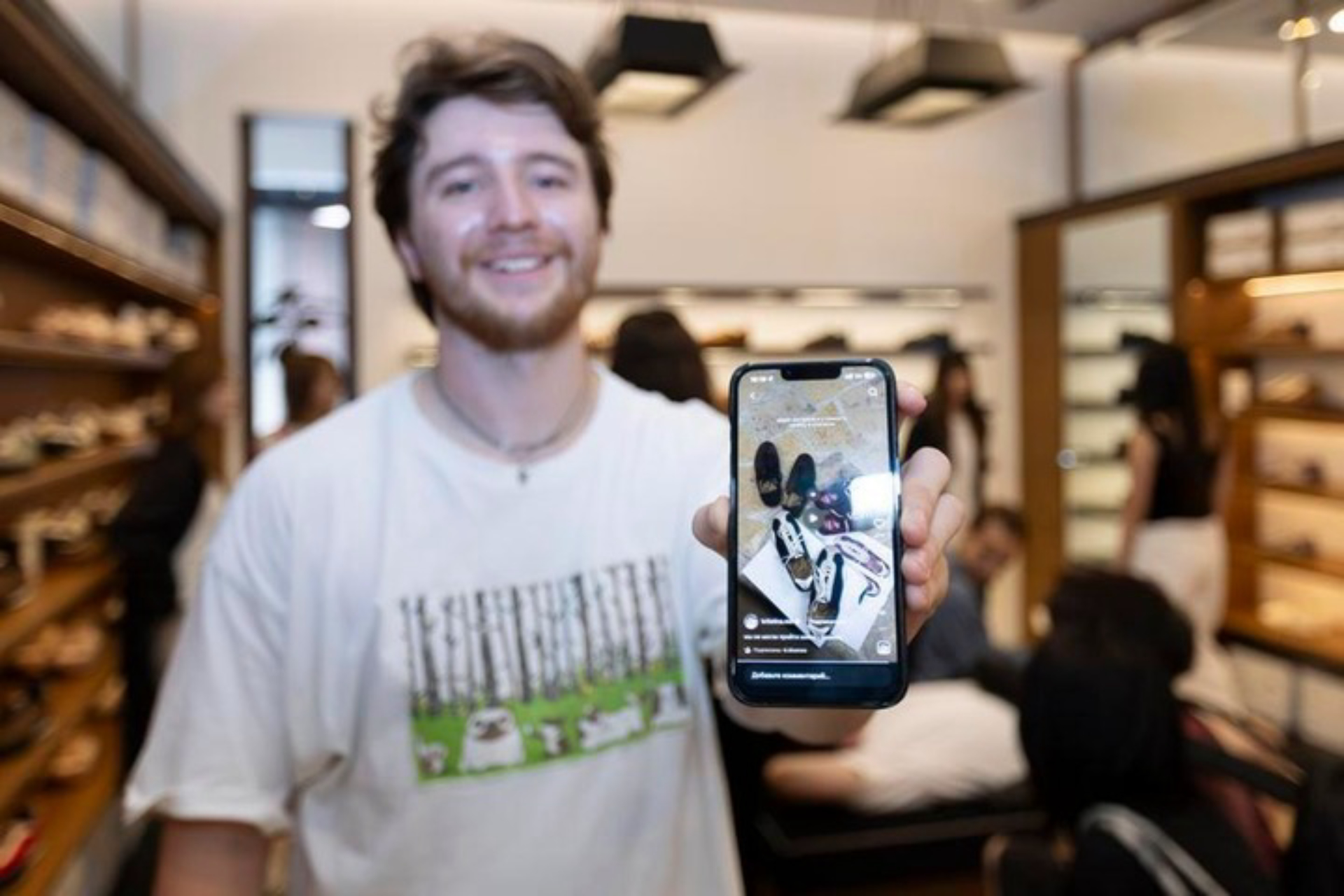 « Shopping en Chine » bat son plein ! Les touristes étrangers craquent pour les marques locales chinoises à Shanghai