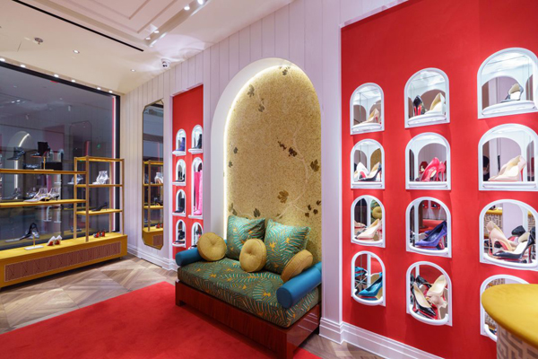 Christian Louboutin dévoile son magasin phare mondial à Shanghai