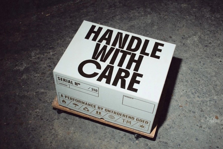 La pièce <i>Handle with Care</i> de la compagnie belge OG est jouée à Shanghai