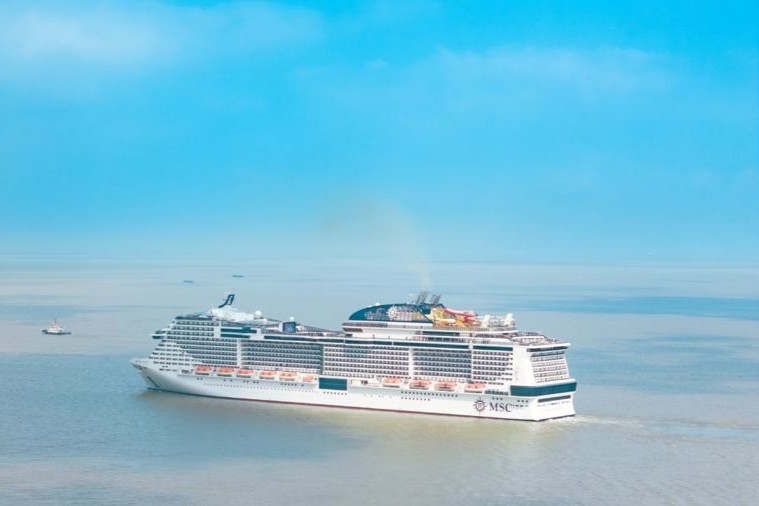 Deux grands paquebots de croisière ont accosté à Shanghai