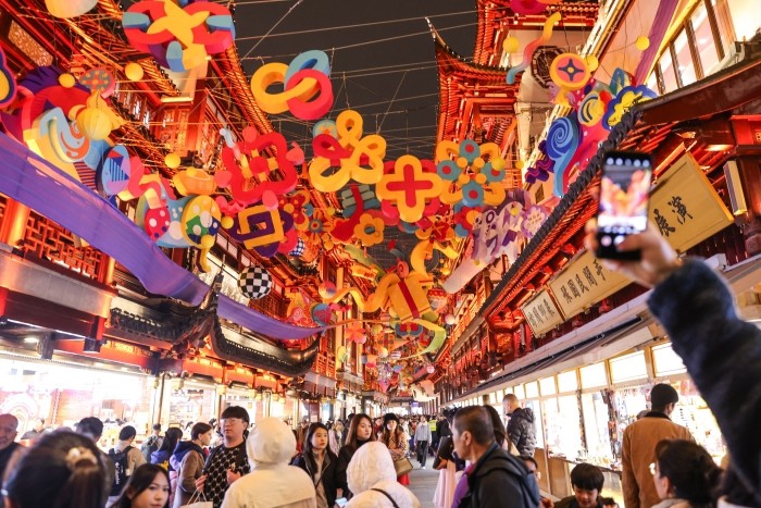 Le Festival des lanternes de l'Année du Cheval 2026 au jardin Yuyuan sera inauguré le 26 janvier 2026