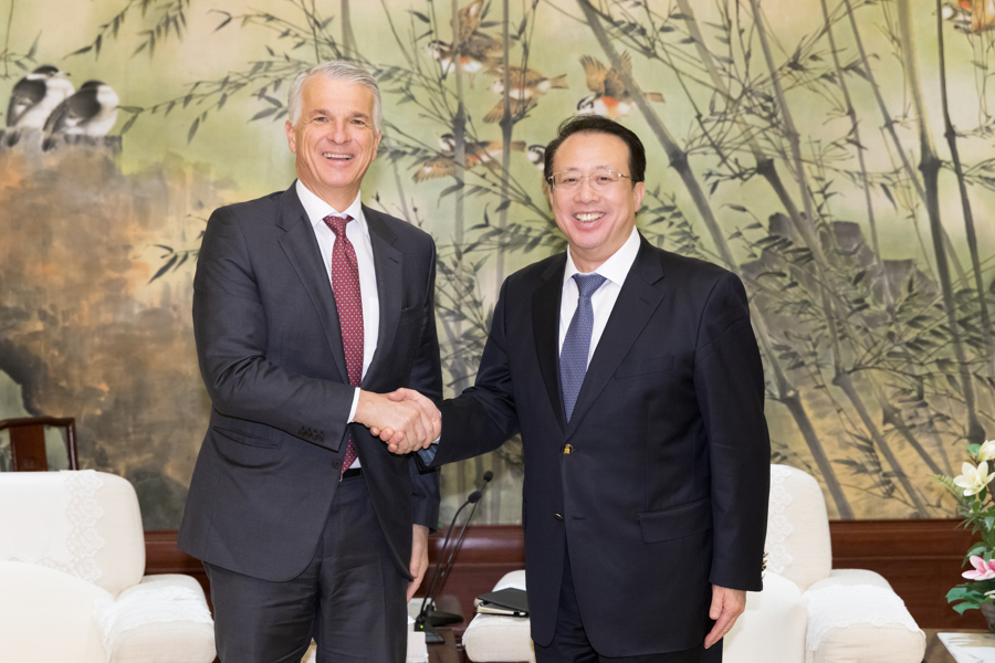 Gong Zheng rencontre Sergio P. Ermotti, CEO du groupe UBS 