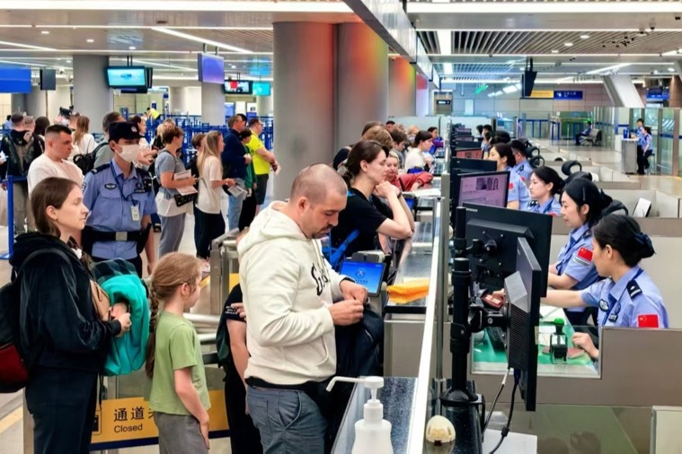 Le trafic estival : Shanghai en tête nationale pour le nombre de voyageurs étrangers entrants