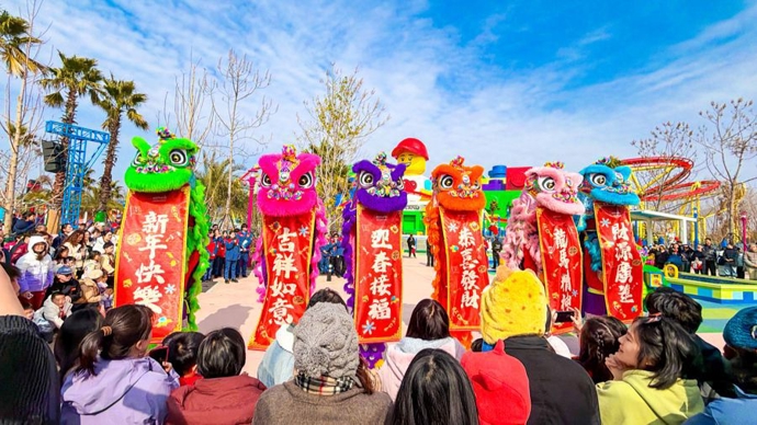 Shanghai accueille 21,6721 millions de touristes pendant le Nouvel An chinois de l'Année du Cheval