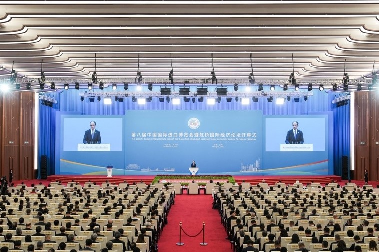 Ouverture de la huitième édition de l'Exposition internationale d'importation de la Chine à Shanghai