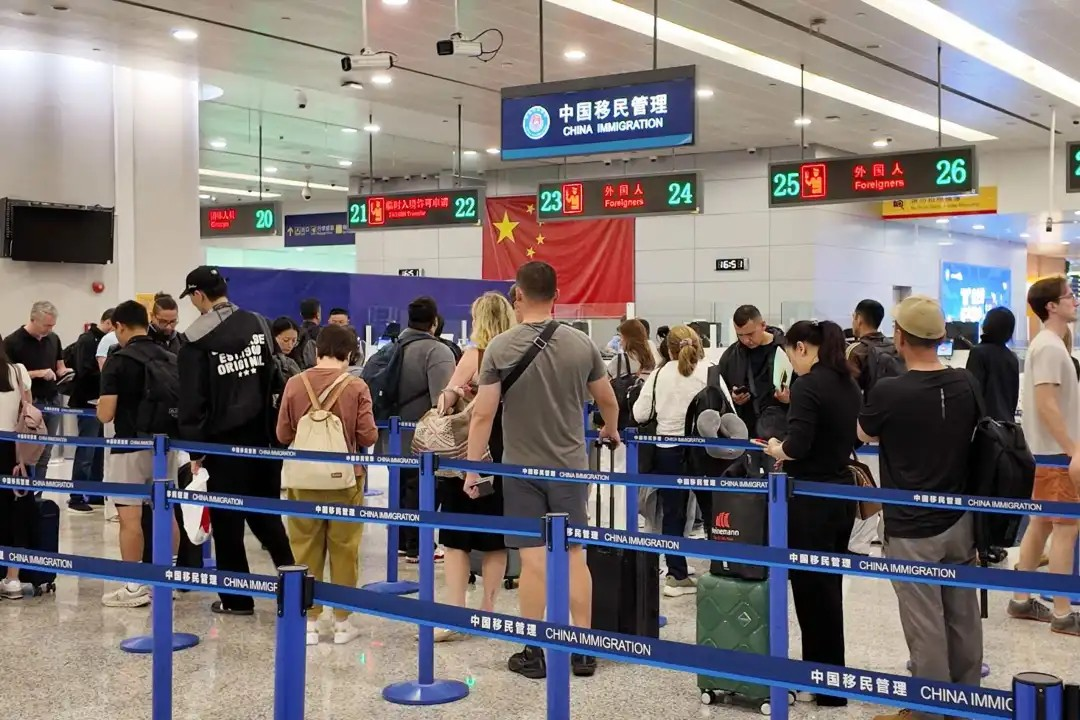 Shanghai : plus de 21 millions de passages aux frontières contrôlés au premier semestre