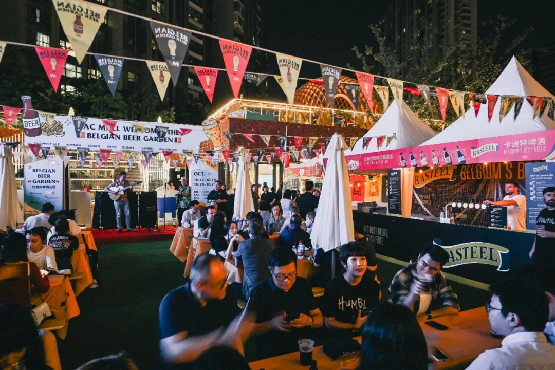 Le Centre commercial PAC se transforme à nouveau en jardin à bière belge