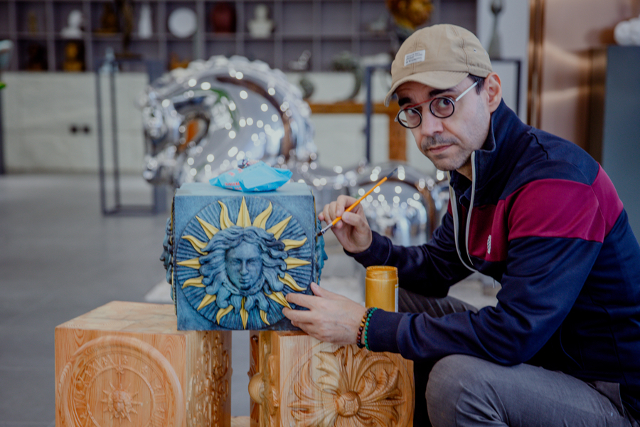 L'artiste français Pierre Alivon capture Shanghai à travers son objectif